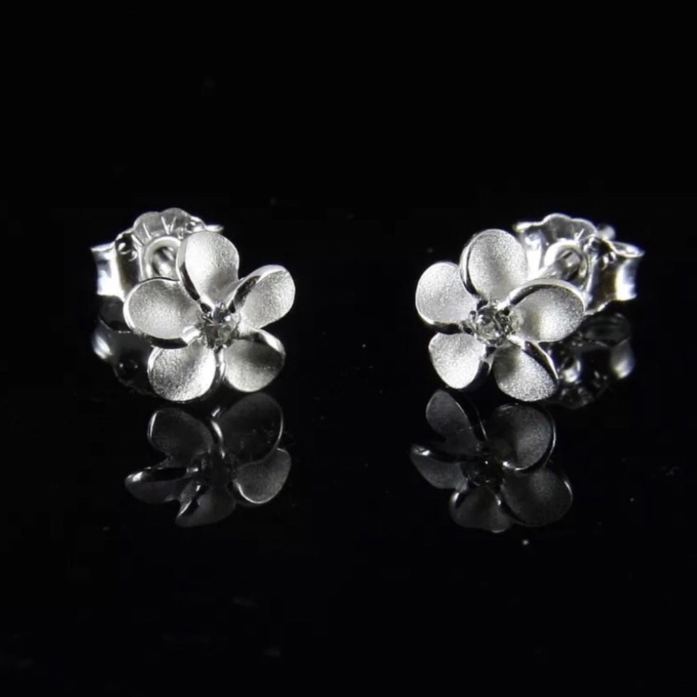 🆕925 Sterling Silver Hawaiian Plumeria Earrings